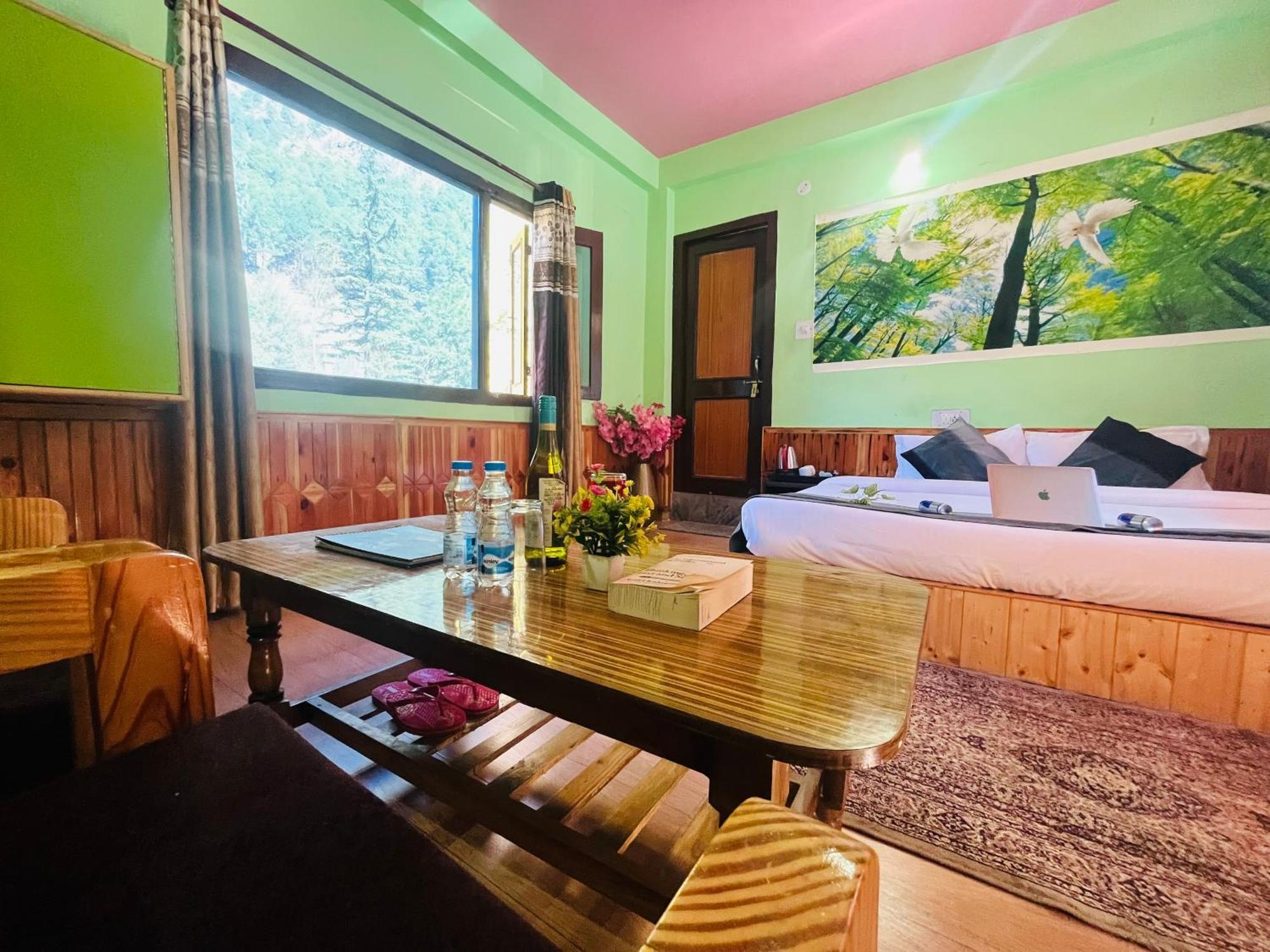 Russian Unit Kasol By Valley Exterior photo
