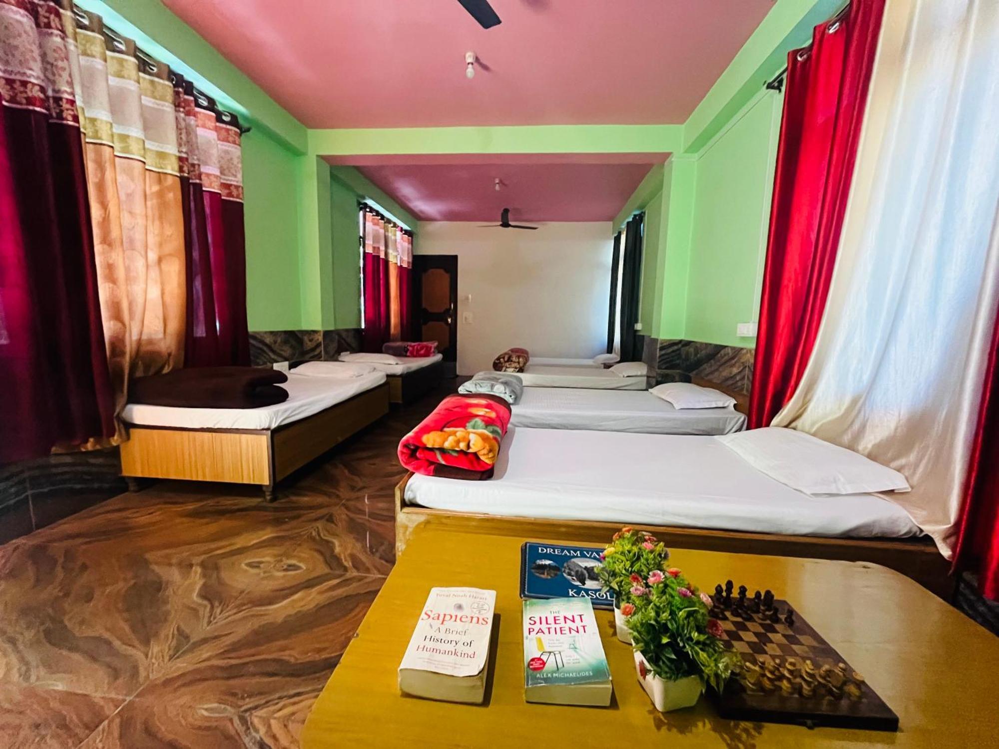 Russian Unit Kasol By Valley Exterior photo